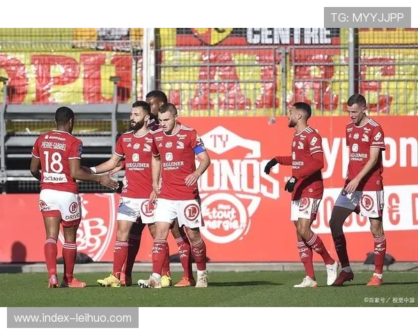 法甲第15轮布雷斯特对阵摩纳哥，保级队迎战欧战竞争者