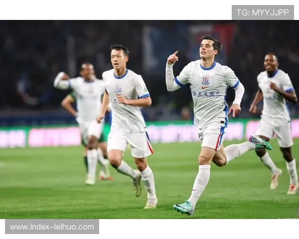 特谢拉“吐口水”事件后续:或面临至少六场禁赛,申花争冠前景蒙阴 特谢拉“吐口水”事件后续:或面临至少六场禁赛,申花争冠前景蒙阴